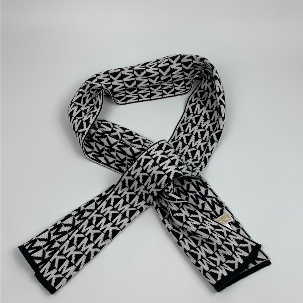 Michael Kors Black and White Logo Acrylic Scarf Soft 9” wide